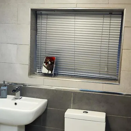 Апартаменты A Whole Terrace House To Distington