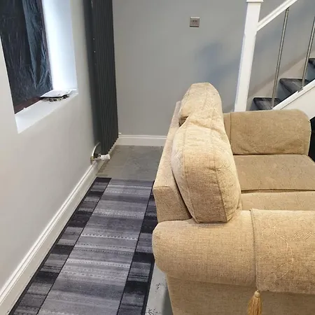 A Whole Terrace House To Апартаменты *