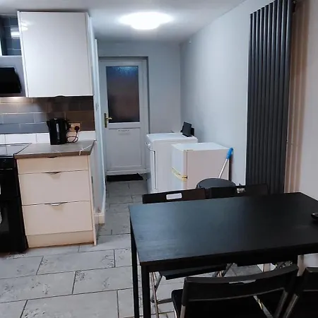 A Whole Terrace House To Appartement