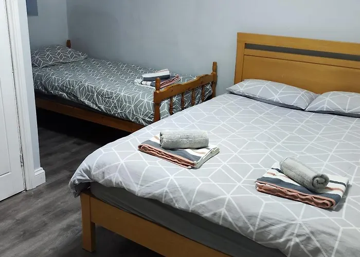 A Whole Terrace House To Apartment *